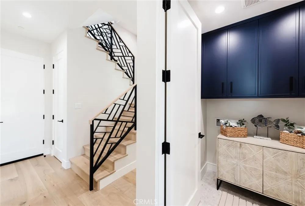 2303 Marshallfield Lane #B Redondo Beach, CA 90278