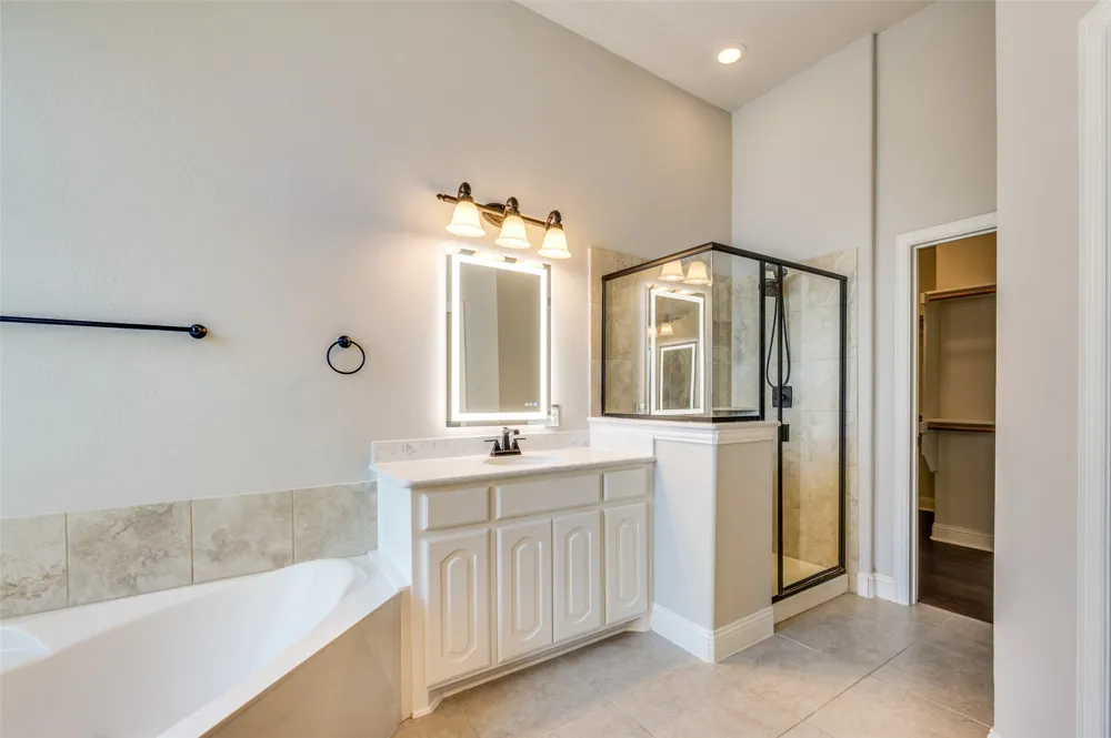 2812 Pino Grand Prairie, TX 75054