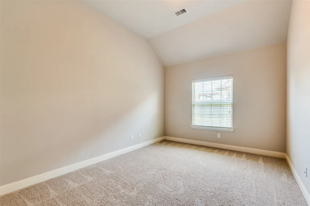 2812 Pino Grand Prairie, TX 75054