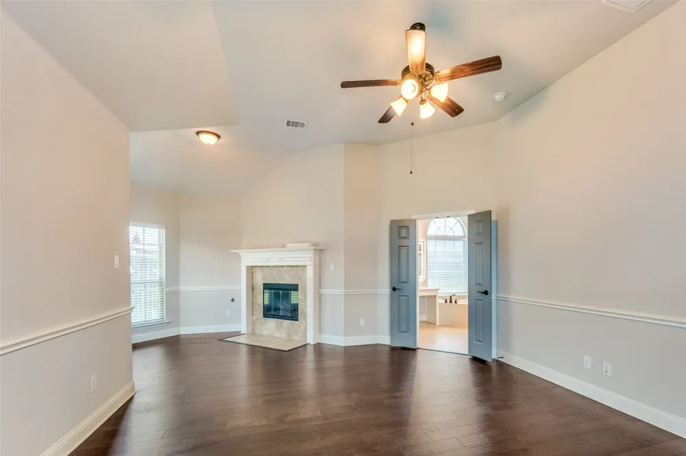 2812 Pino Grand Prairie, TX 75054