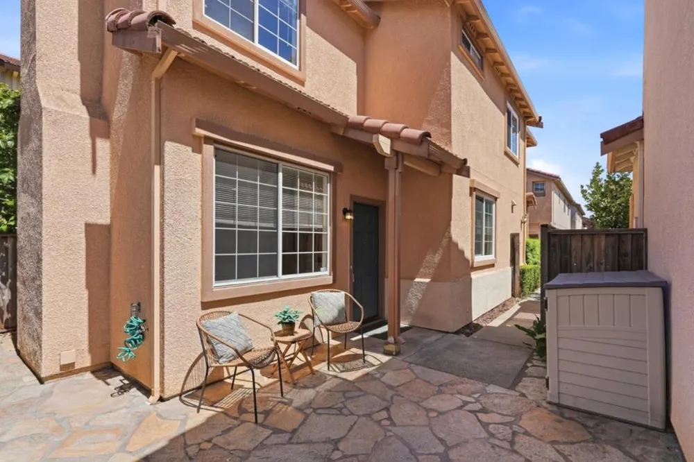 2227 Gadwall Court San Leandro, CA 94579