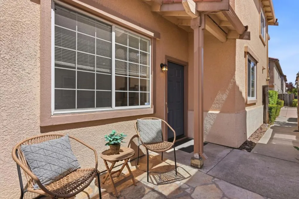 2227 Gadwall Court San Leandro, CA 94579