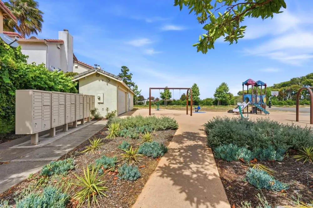 2227 Gadwall Court San Leandro, CA 94579