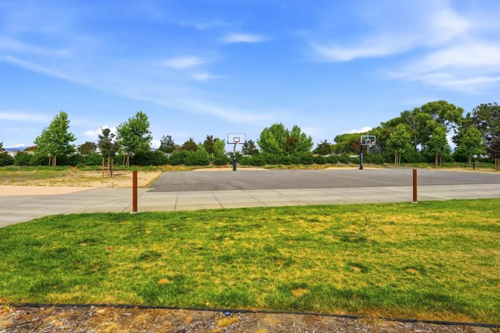 2227 Gadwall Court San Leandro, CA 94579
