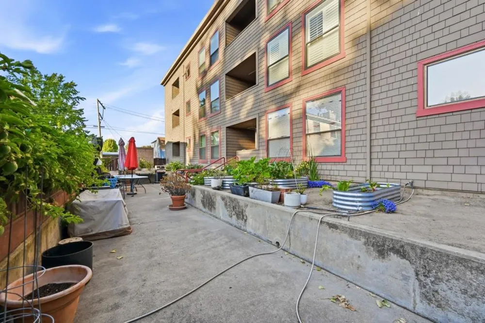 1500 Sherman Avenue #2E Burlingame, CA 94010