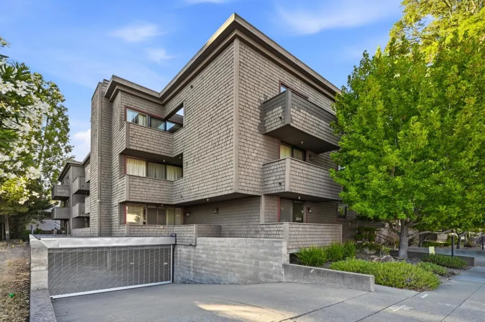 1500 Sherman Avenue #2E Burlingame, CA 94010