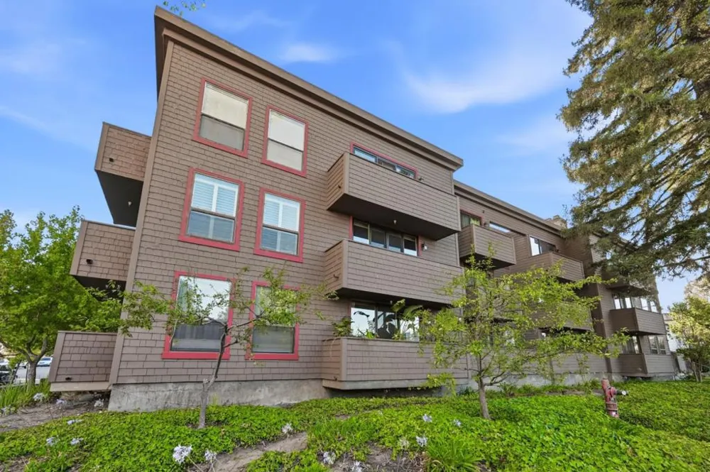 1500 Sherman Avenue #2E Burlingame, CA 94010