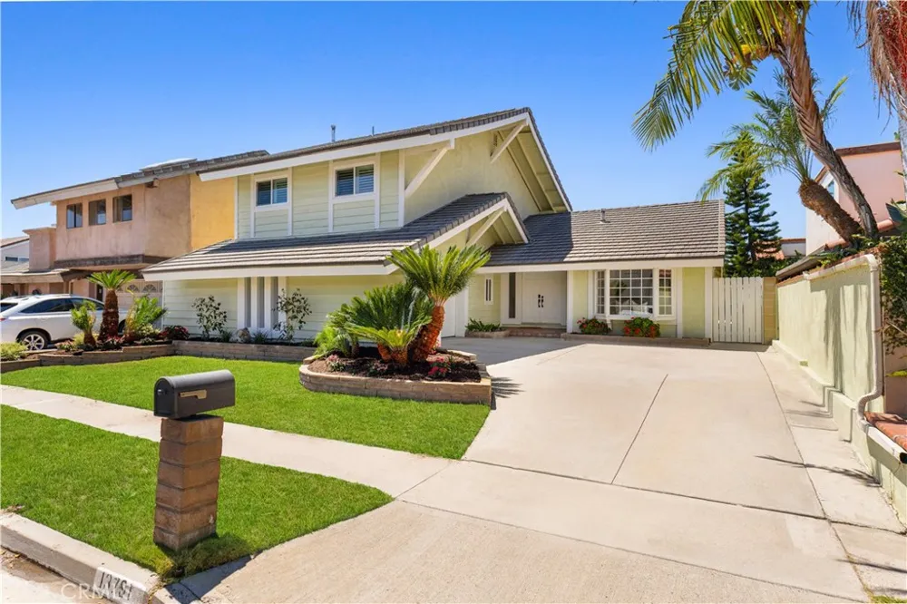 13791 Solitaire Irvine, CA 92620