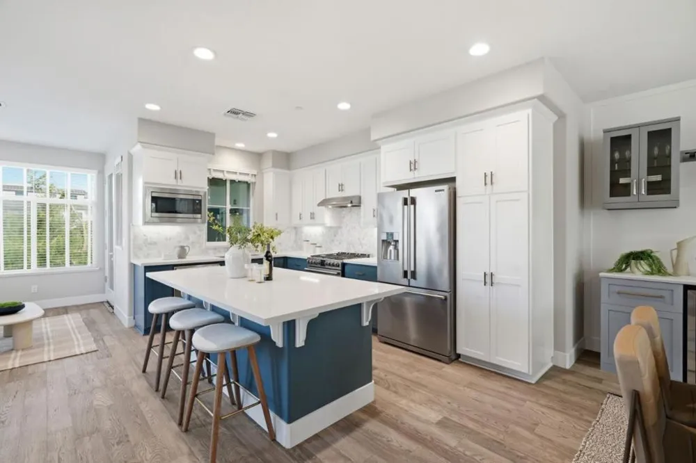 208 Railway Avenue Campbell, CA 95008