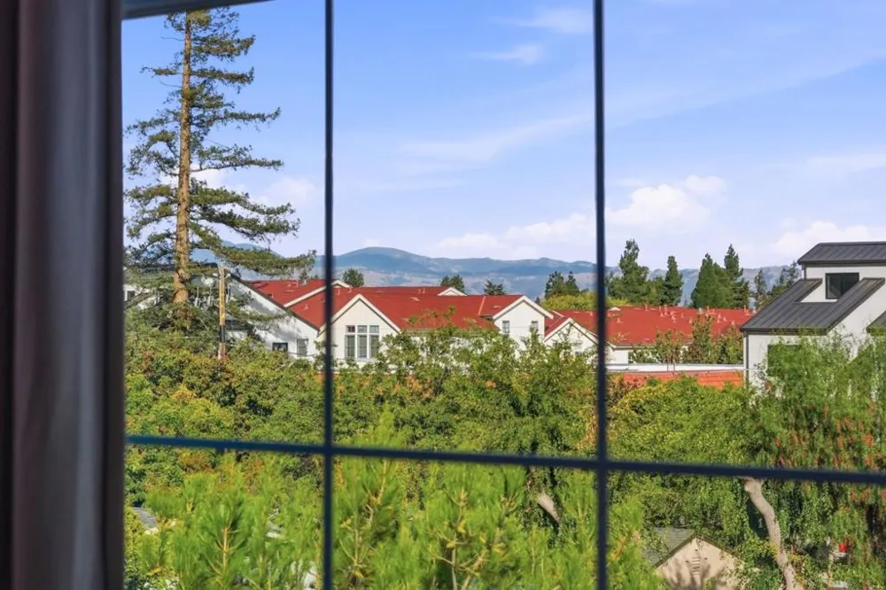 208 Railway Avenue Campbell, CA 95008