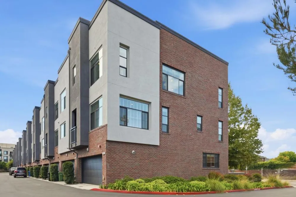 208 Railway Avenue Campbell, CA 95008