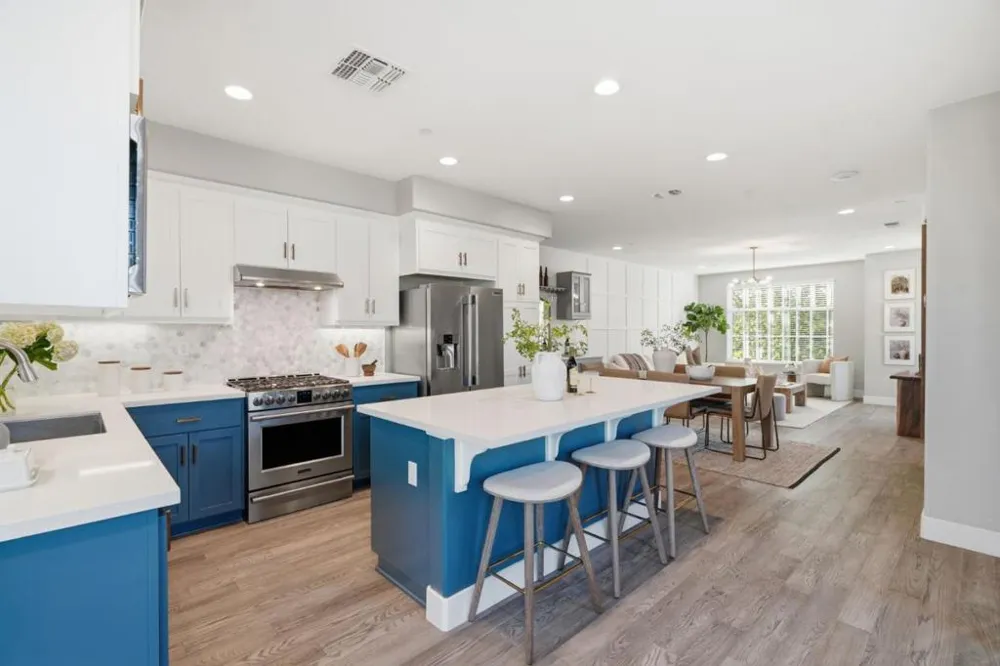 208 Railway Avenue Campbell, CA 95008