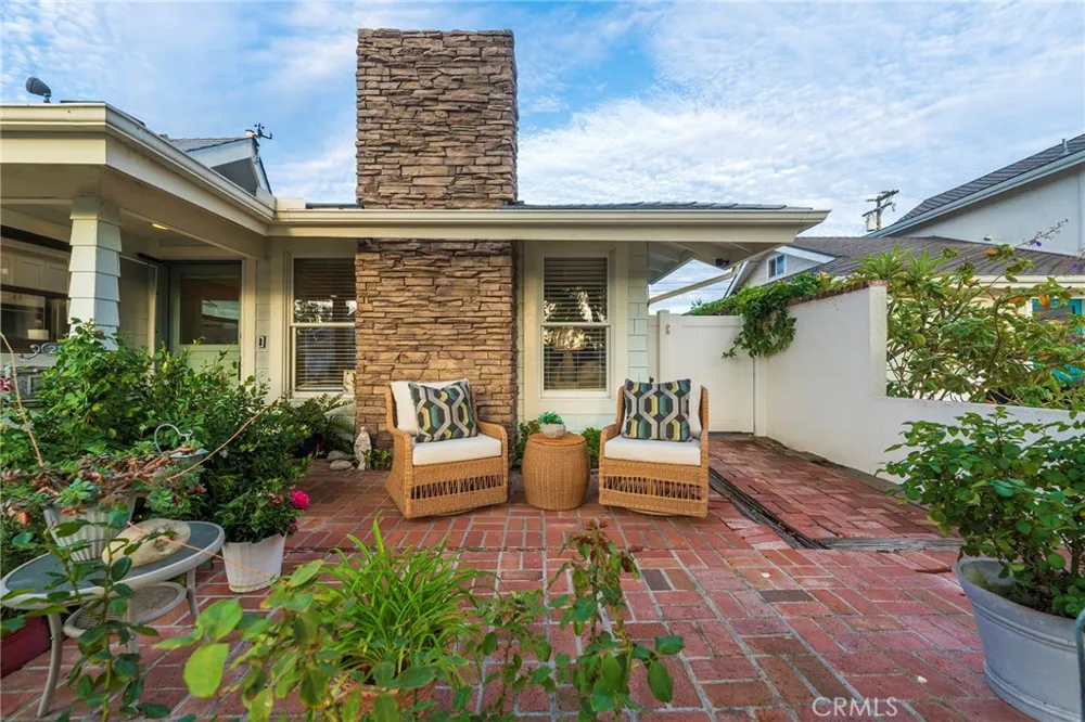 21892 Kaneohe Huntington Beach, CA 92646