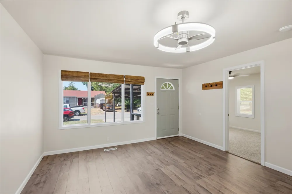 340 Oak Dewey, OK 74029