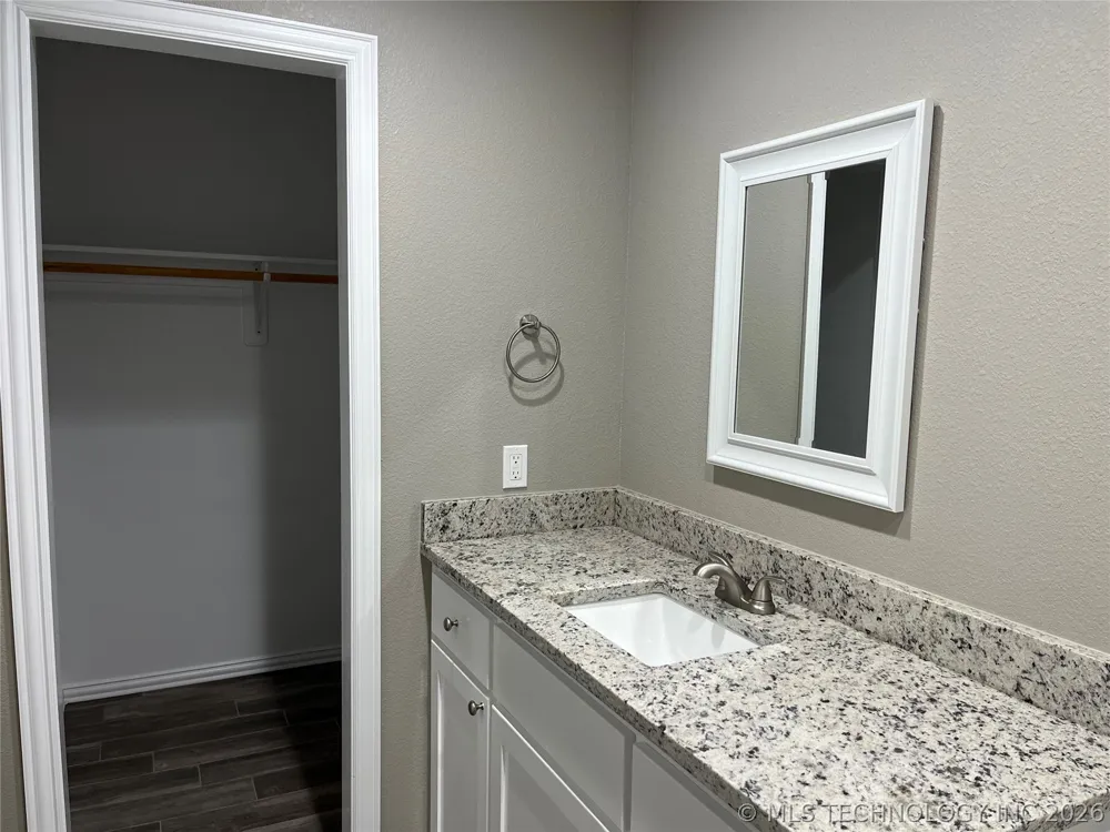 311 W Wilson Avenue Calera, OK 74730