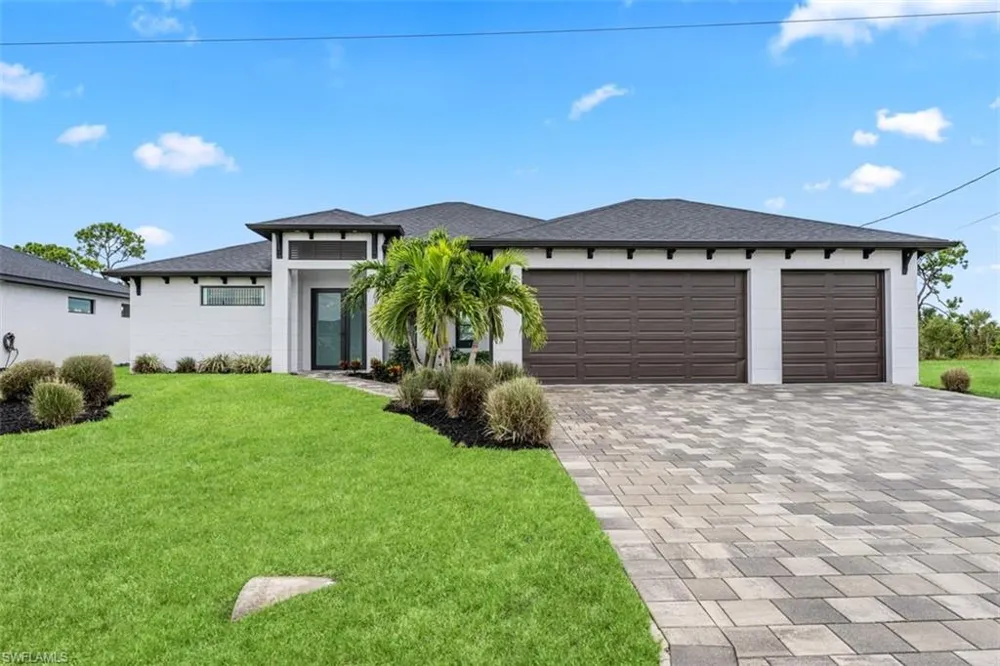 1124 SW 4th Lane Cape Coral, FL 33991
