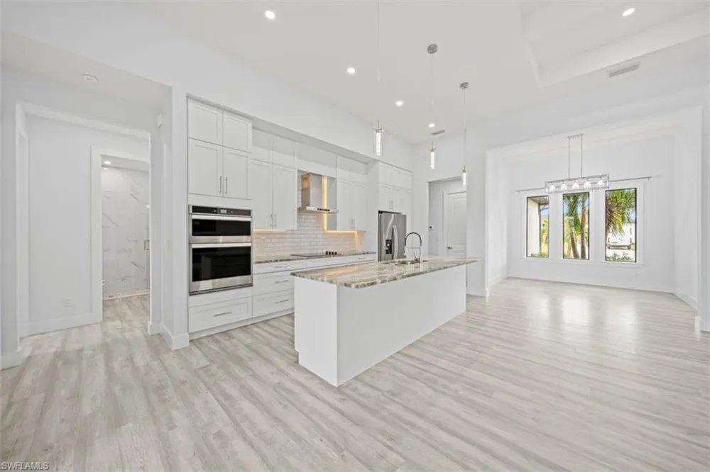 1124 SW 4th Lane Cape Coral, FL 33991