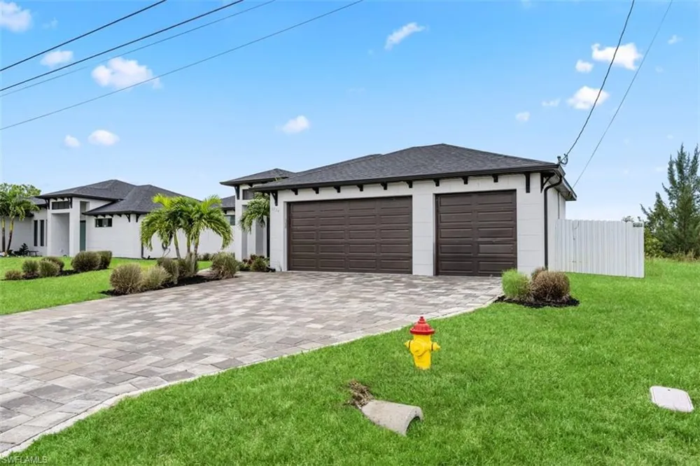 1124 SW 4th Lane Cape Coral, FL 33991