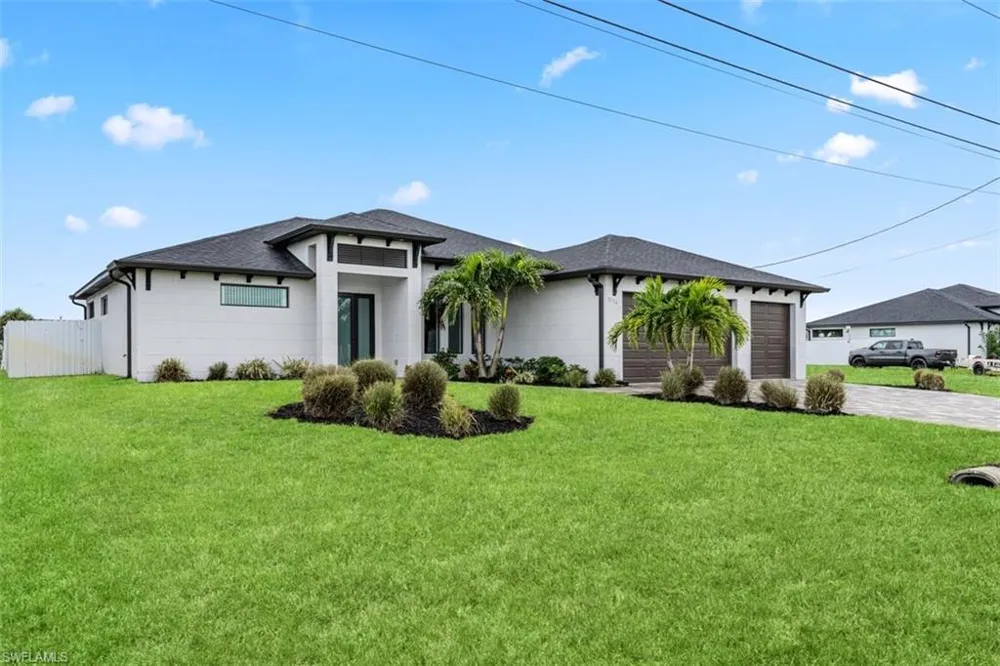 1124 SW 4th Lane Cape Coral, FL 33991