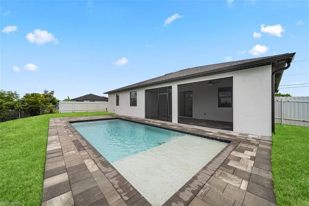1124 SW 4th Lane Cape Coral, FL 33991