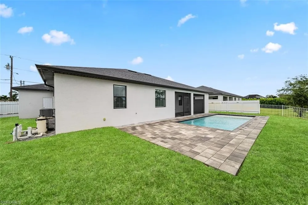 1124 SW 4th Lane Cape Coral, FL 33991