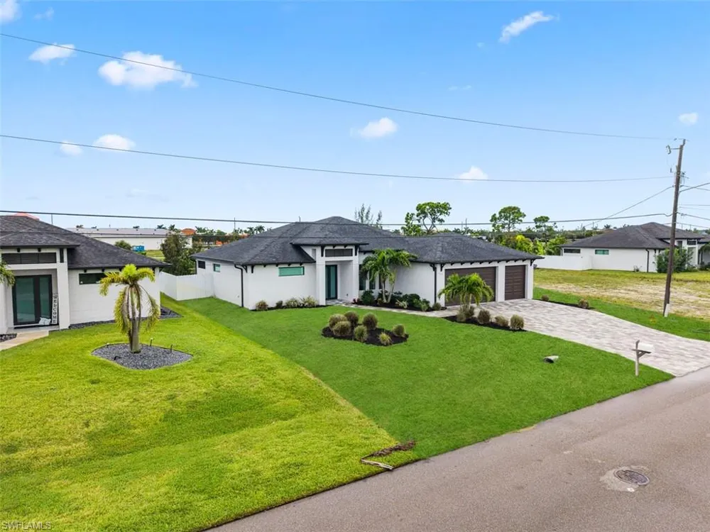 1124 SW 4th Lane Cape Coral, FL 33991
