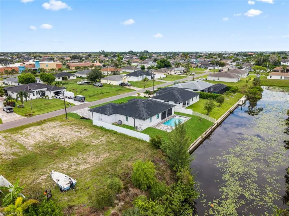 1124 SW 4th Lane Cape Coral, FL 33991
