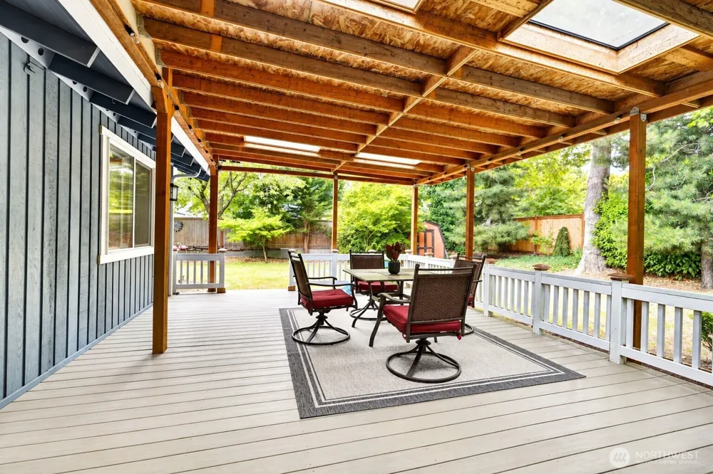 11527 113th Place NE Kirkland, WA 98033
