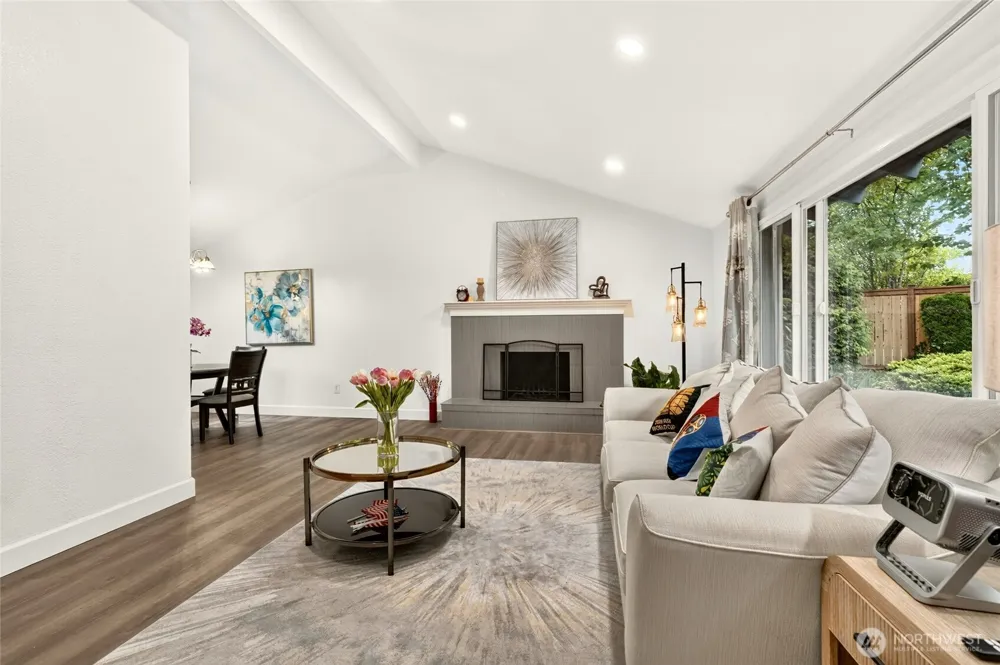 11527 113th Place NE Kirkland, WA 98033
