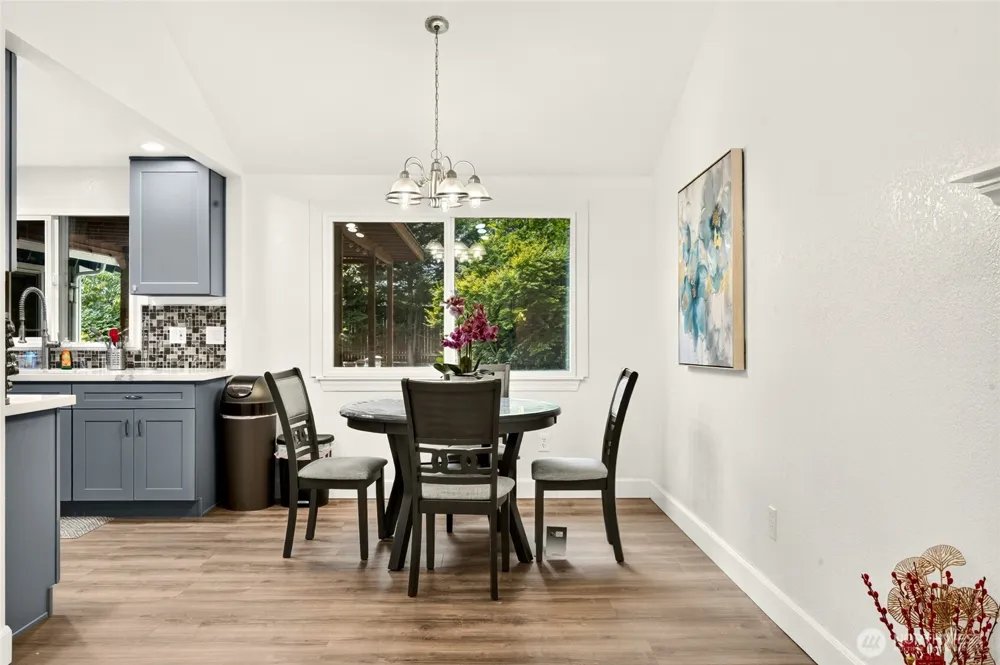 11527 113th Place NE Kirkland, WA 98033