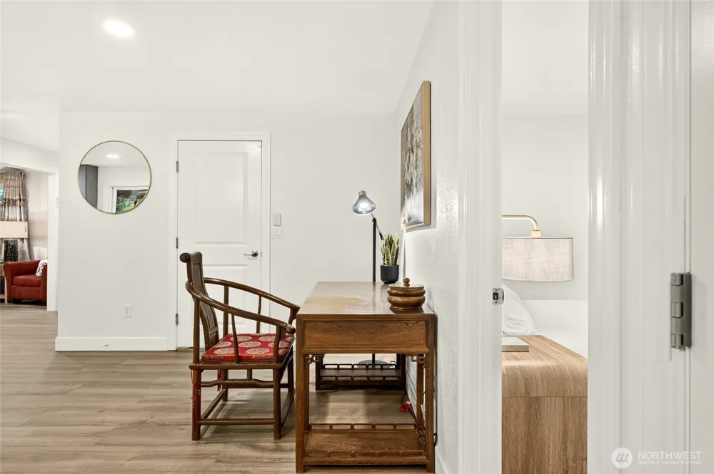 11527 113th Place NE Kirkland, WA 98033