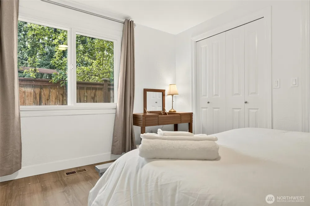 11527 113th Place NE Kirkland, WA 98033