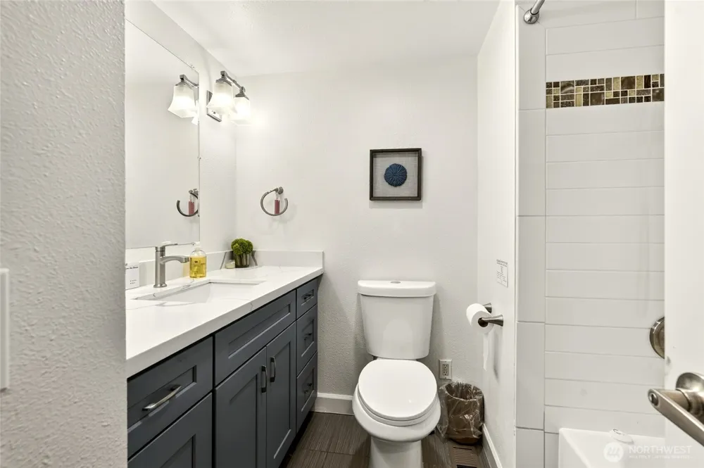 11527 113th Place NE Kirkland, WA 98033