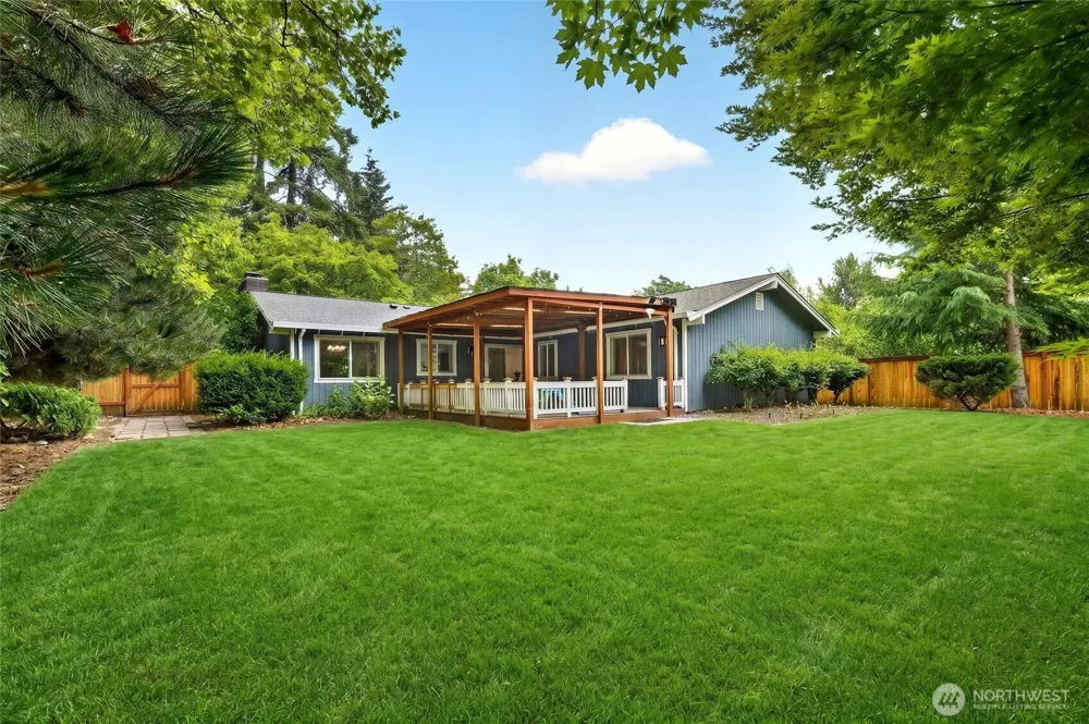 11527 113th Place NE Kirkland, WA 98033