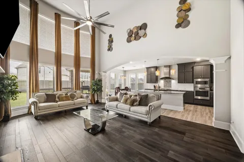 1907 Sapphire Pines Lane