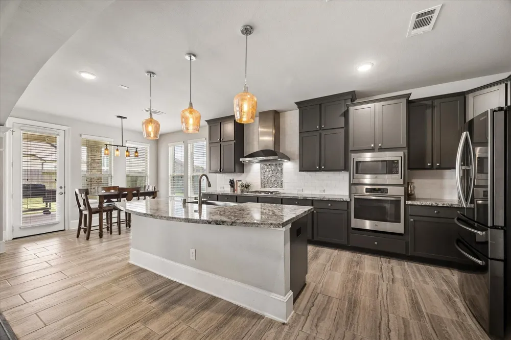1907 Sapphire Pines Lane Rosenberg, TX 77469