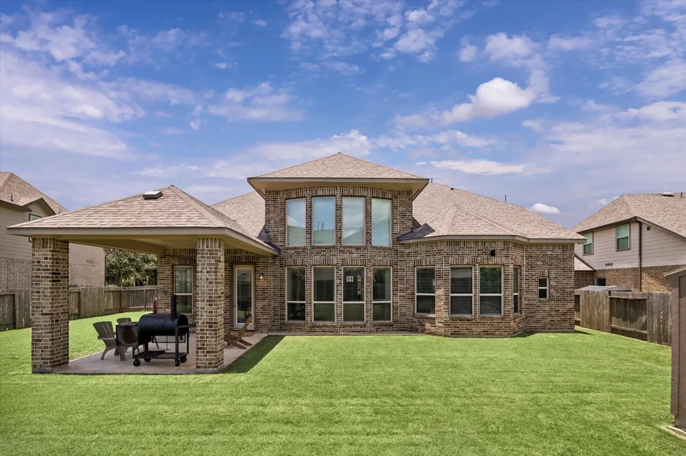 1907 Sapphire Pines Lane Rosenberg, TX 77469