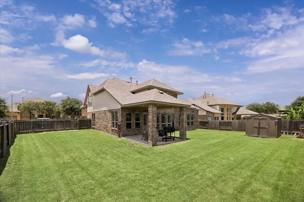 1907 Sapphire Pines Lane Rosenberg, TX 77469