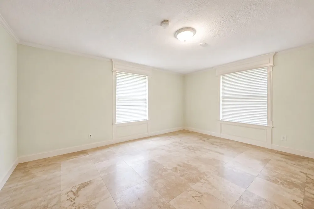 585 County Road 3796 Cleveland, TX 77328