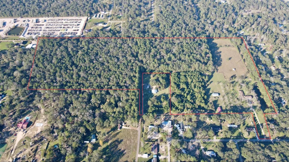 585 County Road 3796 Cleveland, TX 77328