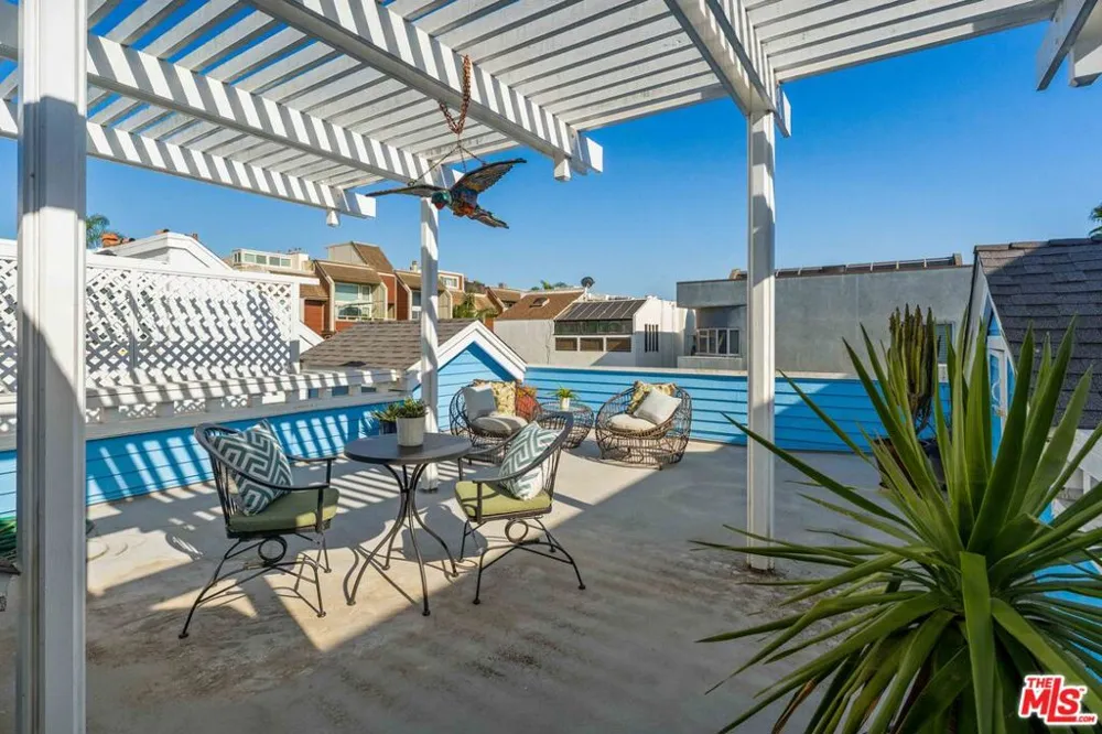 134 Roma Court Marina del Rey, CA 90292