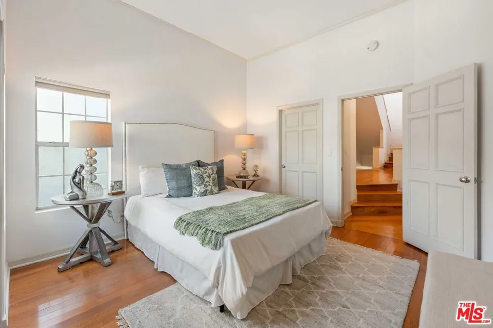 134 Roma Court Marina del Rey, CA 90292