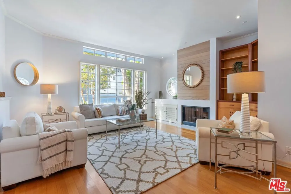 134 Roma Court Marina del Rey, CA 90292