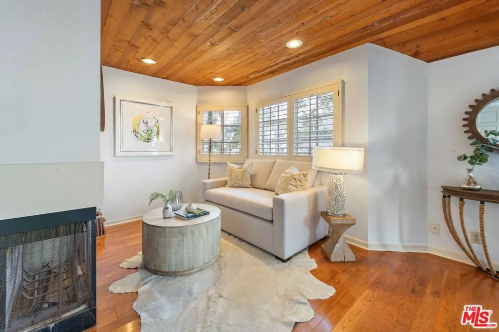 134 Roma Court Marina del Rey, CA 90292