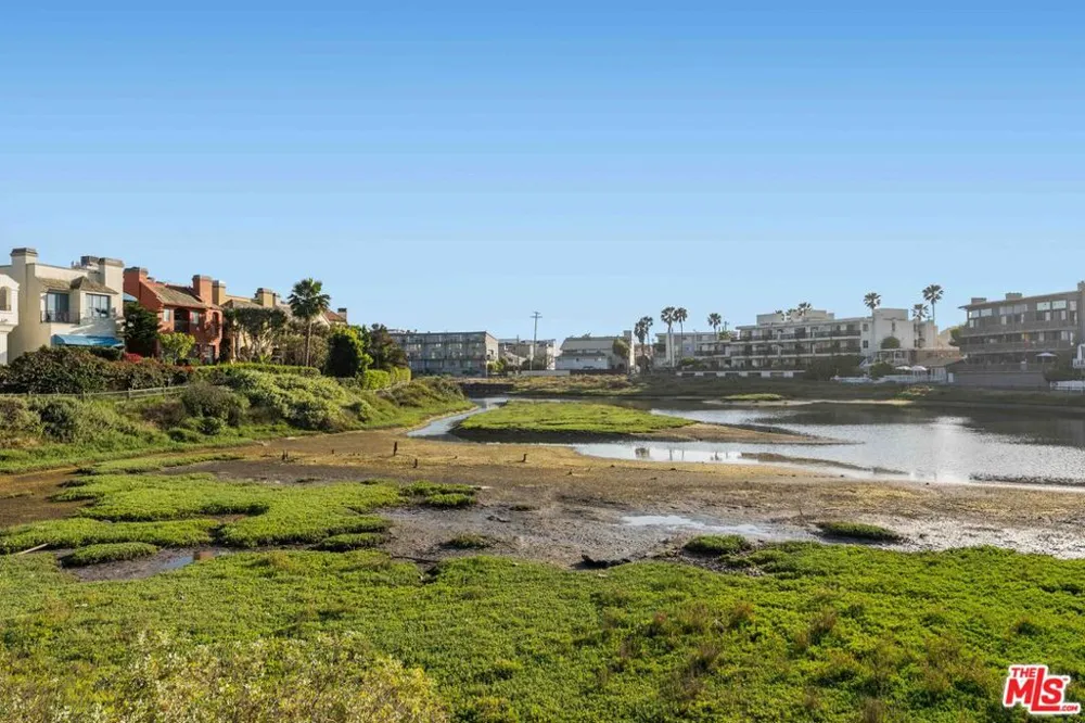 134 Roma Court Marina del Rey, CA 90292