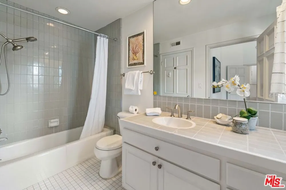 134 Roma Court Marina del Rey, CA 90292