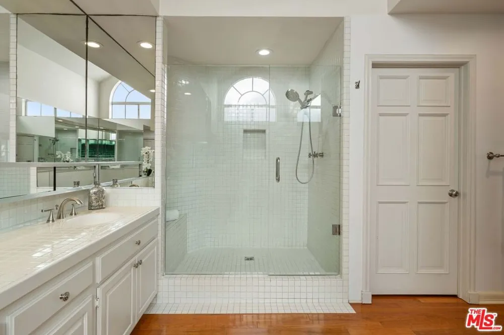 134 Roma Court Marina del Rey, CA 90292
