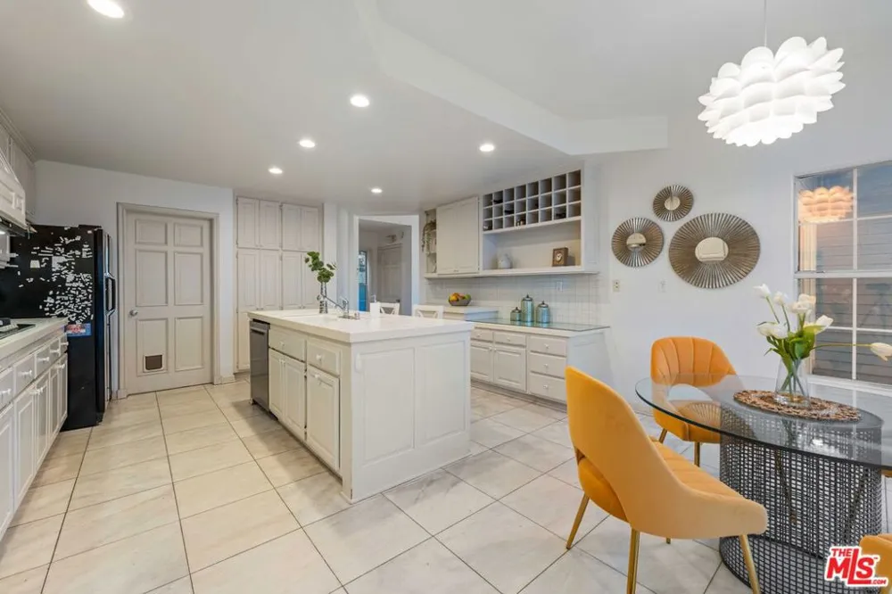 134 Roma Court Marina del Rey, CA 90292