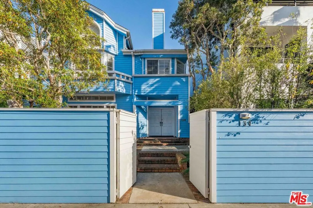 134 Roma Court Marina del Rey, CA 90292