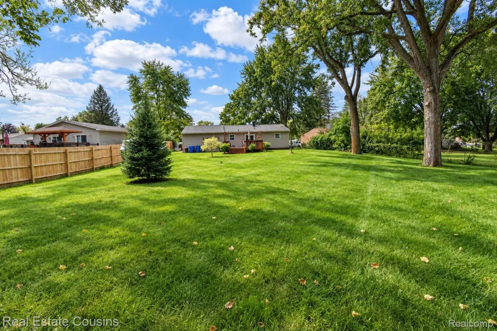 303 Park Lane Linden City, MI 48451